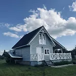 Hotel świata - Domek Ze Zjeżdżalnią