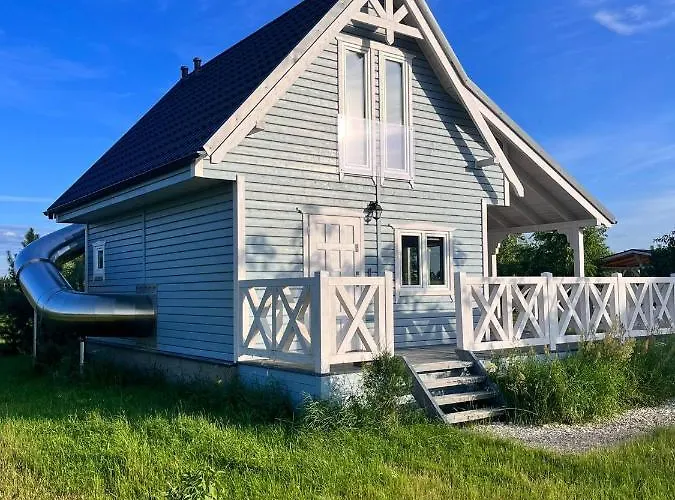 Hotel świata - Domek Ze Zjeżdżalnią