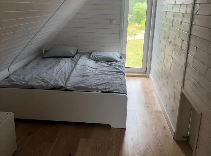 Hotel świata - Domek Ze Zjeżdżalnią