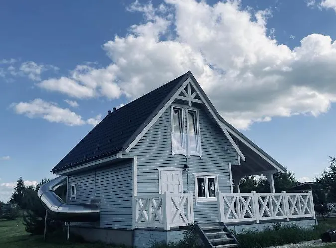 Hotel świata - Domek Ze Zjeżdżalnią